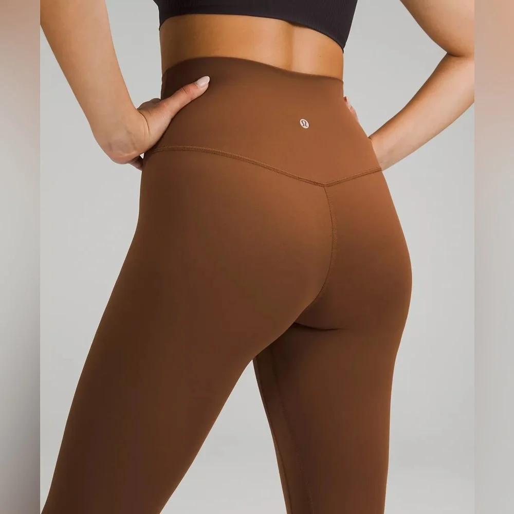NWT Lululemon Align crop 21” size 6 - Picture 4 of 5